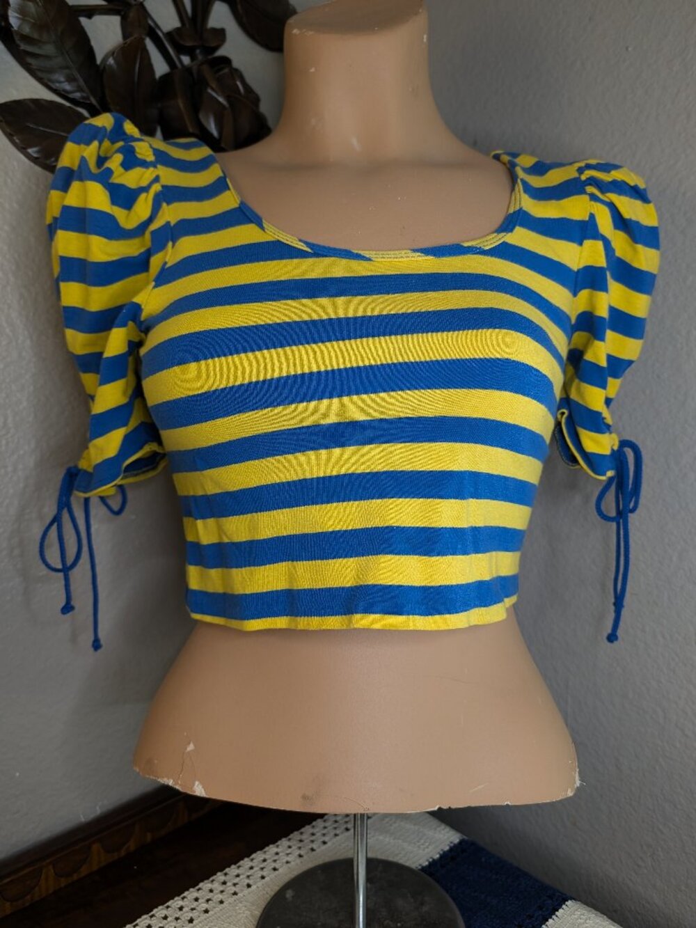 Vintage Colours Blue and Yellow Striped Puff Sleeve Crop Top Medium